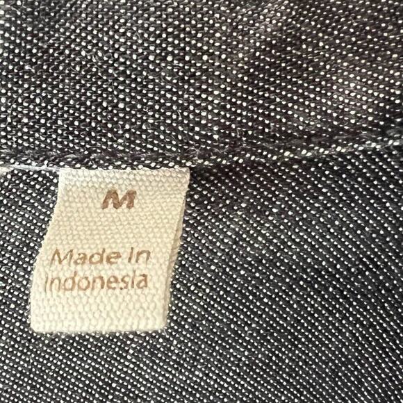 Soft Surroundings Papyrus Leaf Embroidered Button Down Chambray Shirt Size M - Picture 4 of 7